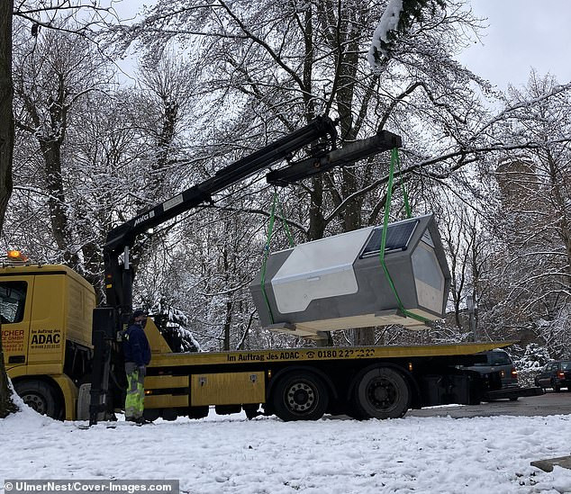 Bất ngờ với thiết kế tiện lợi của ‘buồng ngủ di động’ dành cho người vô gia cư ảnh 7