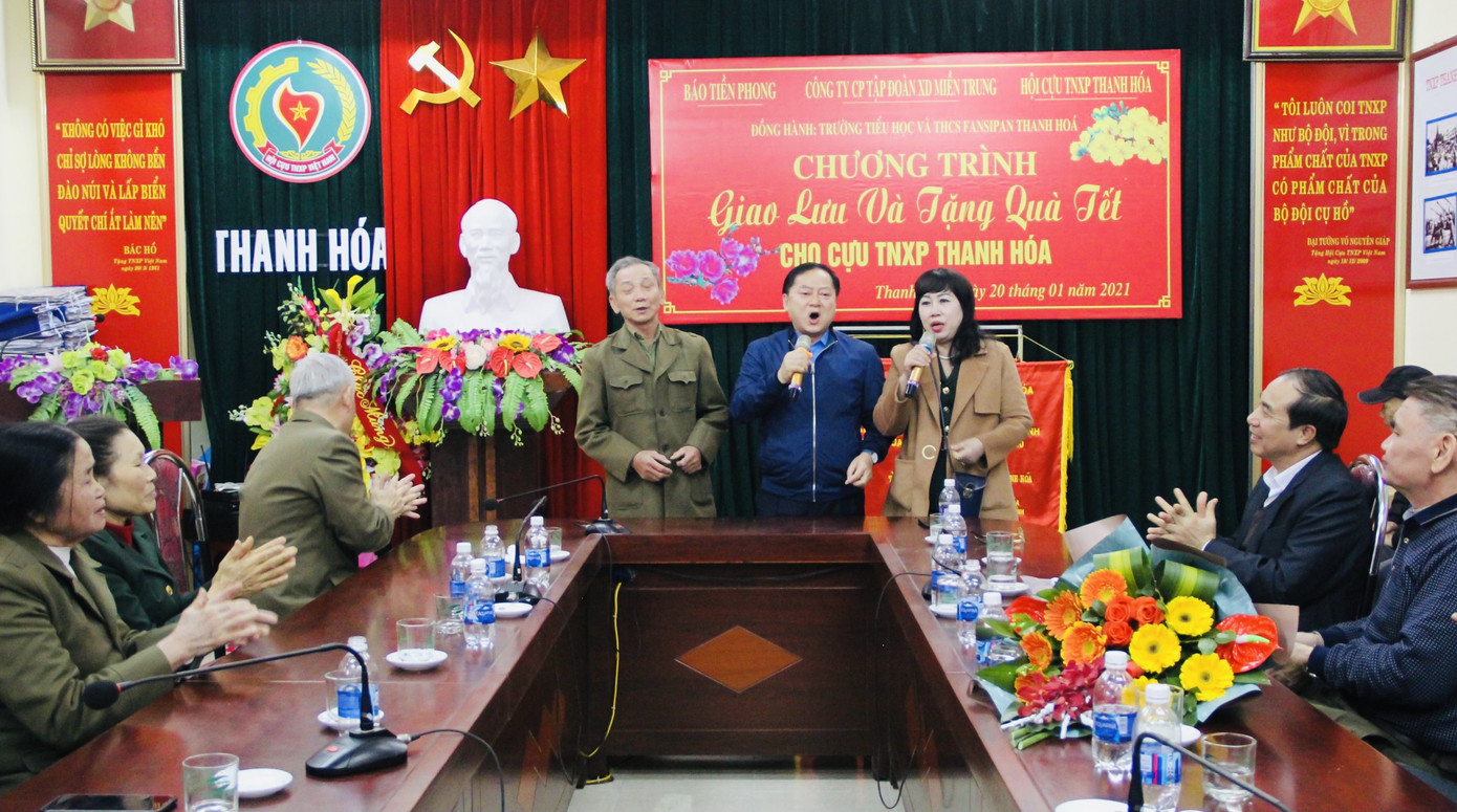 Khi người già cười như trẻ nhỏ ảnh 7