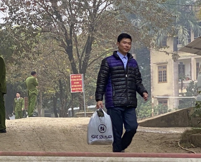 Được ân xá ra tù, cựu bác sĩ Hoàng Công Lương có được trở lại với nghề? ảnh 1