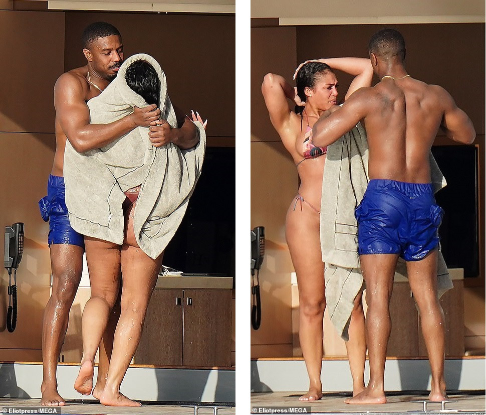 Người đàn ông quyến rũ nhất hành tinh tình tứ cùng bạn gái ‘bốc lửa’ trên biển ảnh 2