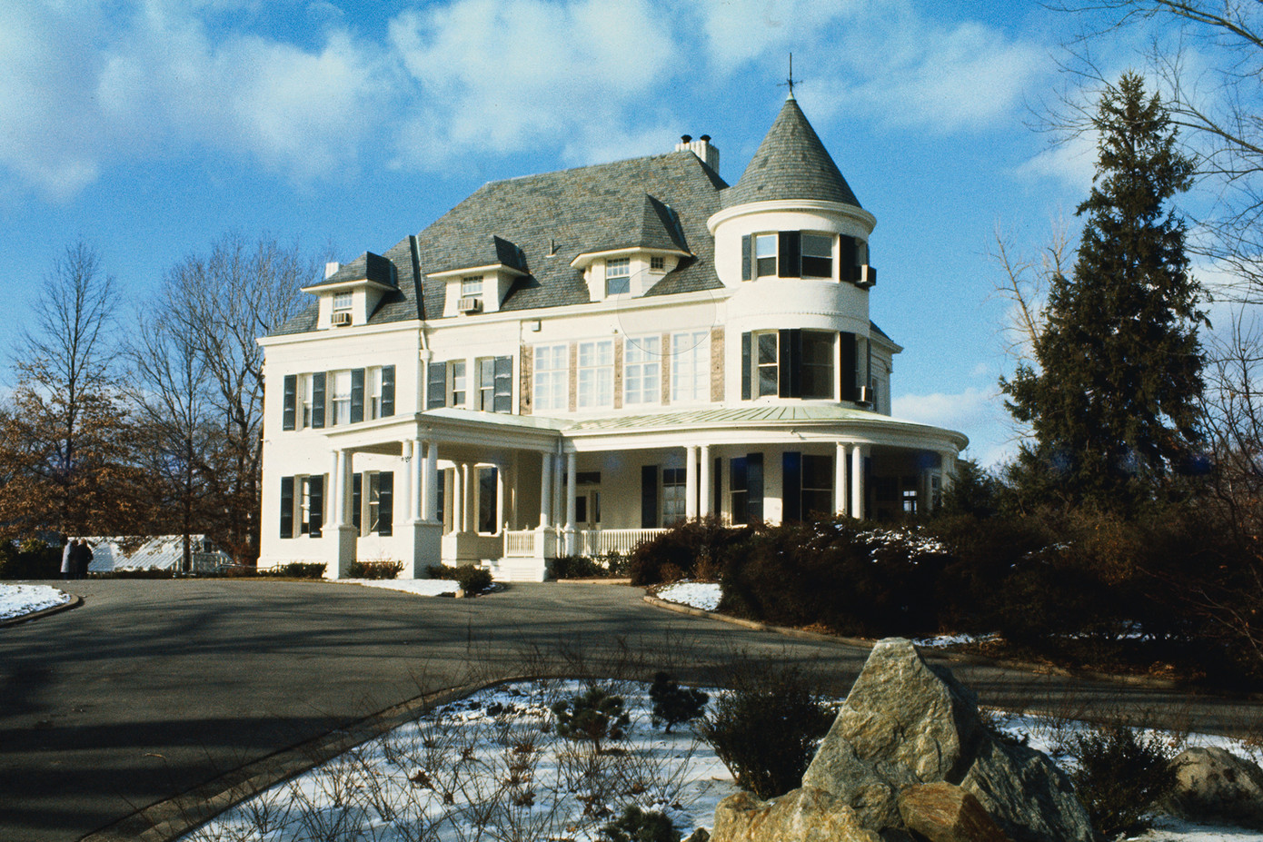 ‘Choáng ngợp’ kiến trúc dinh thự dành riêng cho Phó Tổng thống Mỹ ảnh 2