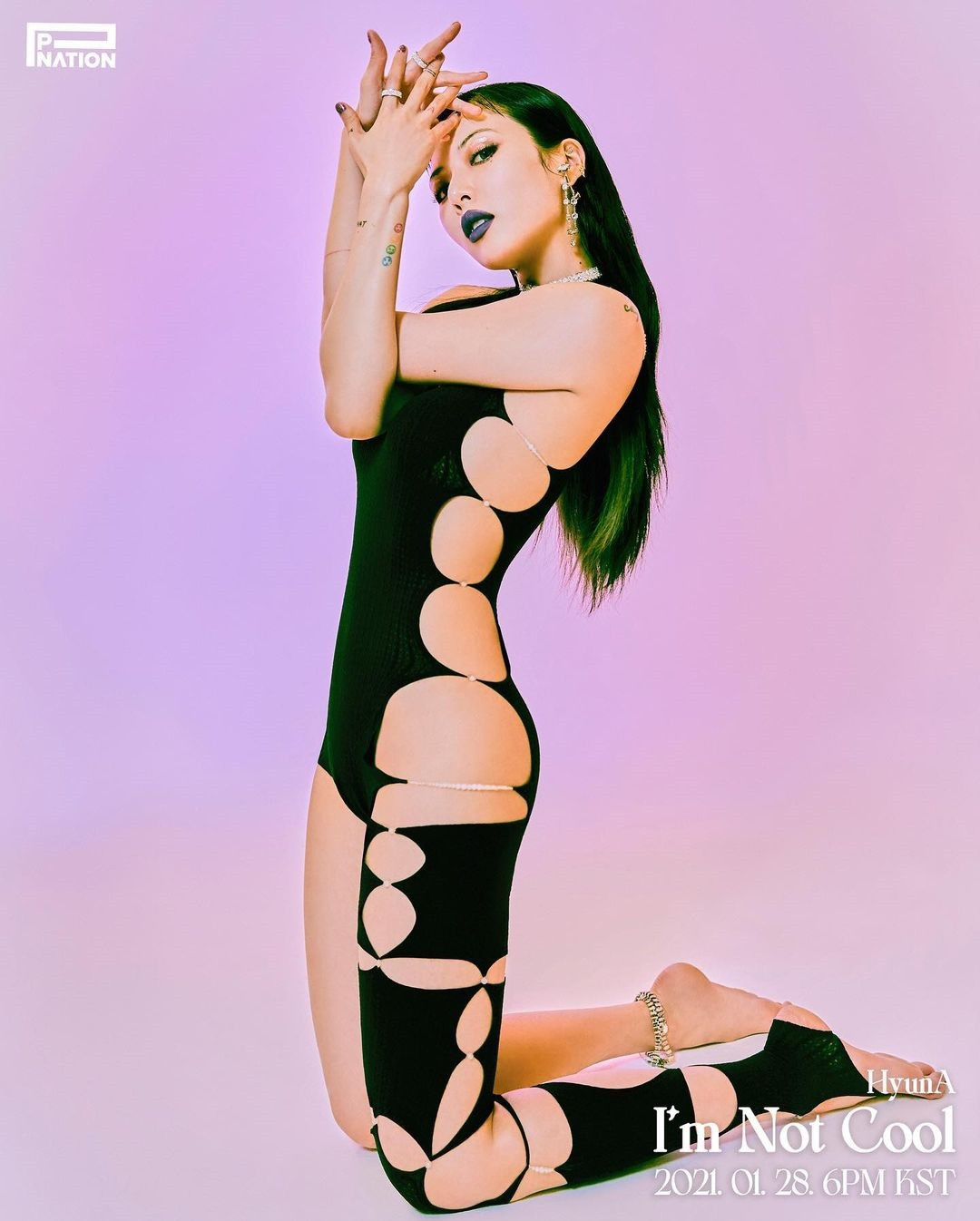 HyunA tung ảnh gợi cảm gây tranh cãi ảnh 1