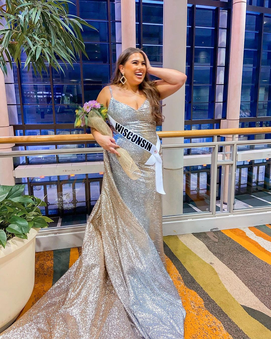 Người đẹp ngoại cỡ lọt top 12 Hoa hậu Trái đất Mỹ 2021 ảnh 1