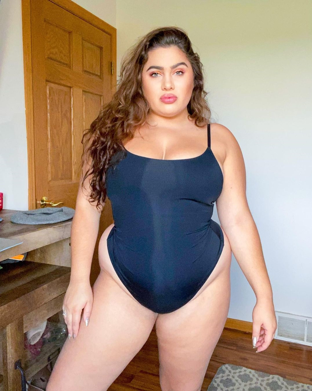 Người đẹp ngoại cỡ lọt top 12 Hoa hậu Trái đất Mỹ 2021 ảnh 7