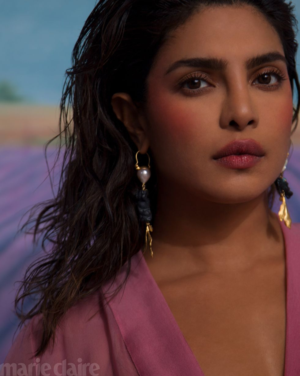 Hoa hậu Priyanka Chopra kể về 6 tháng không rời chồng trẻ do COVID-19 ảnh 9