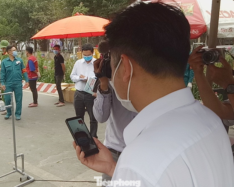 Những hình ảnh ‘biết nói’ ở vùng dịch Bình Dương ảnh 7