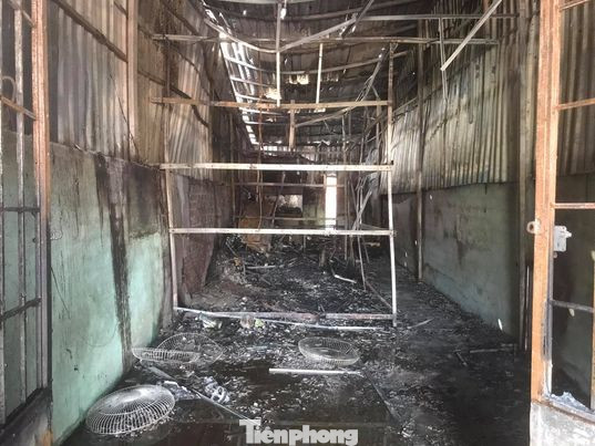 Hàng chục ki ốt, phòng trọ ở Bình Dương chìm trong biển lửa ảnh 3