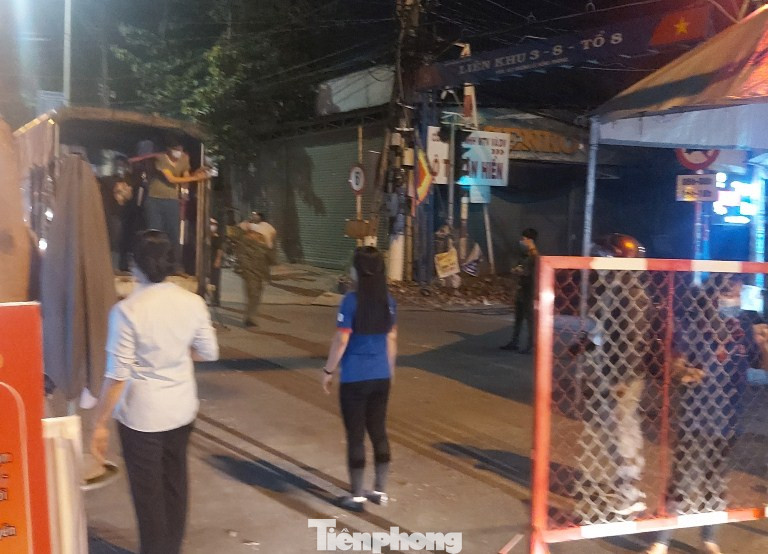 Bình Dương dỡ phong tỏa sớm một số khu vực để người dân kịp mua sắm Tết ảnh 2