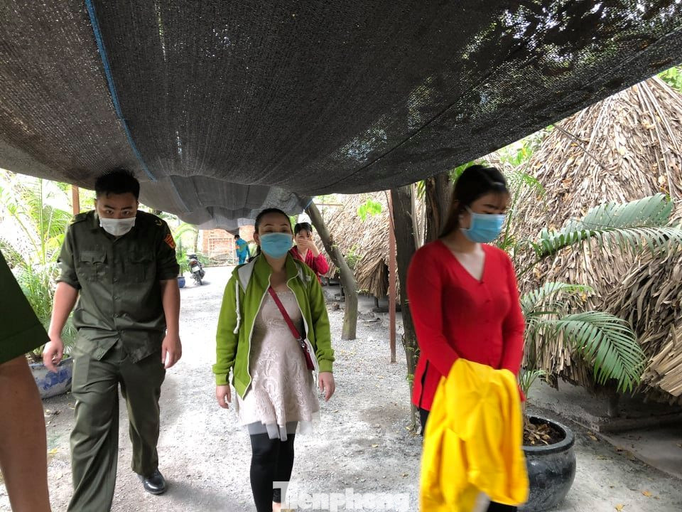 Bình Dương ra quân xử lý 'cà phê chòi’ sau phản ánh của báo Tiền Phong ảnh 3