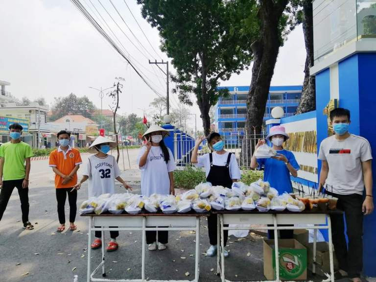 Những hình ảnh ấn tượng bên trong khu bị phong tỏa ở Bình Dương ảnh 2