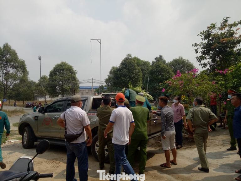 Khống chế kẻ ngáo đá chốt cửa, phóng hỏa đòi chết trong khu chung cư ảnh 2