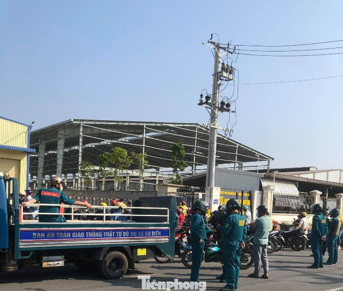 Ngày đầu đi làm sau Tết, công nhân tá hỏa nghe tin công ty giải thể ảnh 2