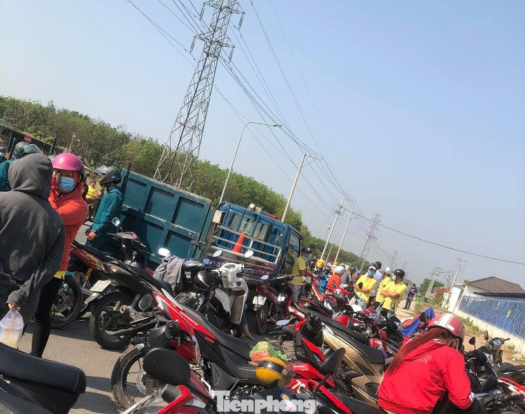 Ngày đầu đi làm sau Tết, công nhân tá hỏa nghe tin công ty giải thể ảnh 1