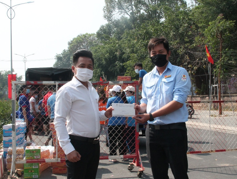 Những hình ảnh ấn tượng bên trong khu bị phong tỏa ở Bình Dương ảnh 7