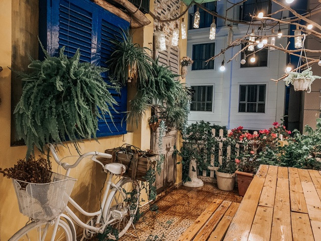 Ngôi nhà chỉ 60m2 nhưng có cả 'biển xanh' lẫn 'rừng nhiệt đới' ảnh 15