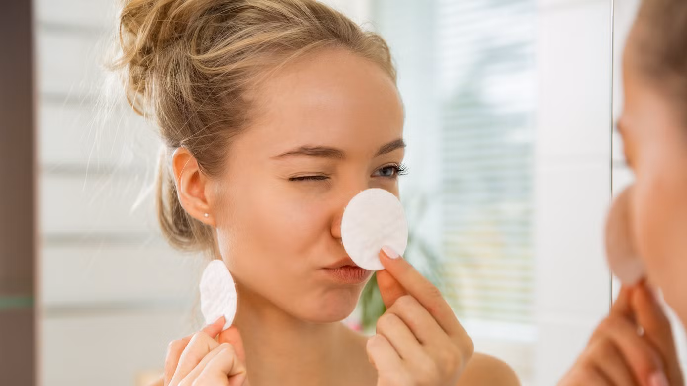 Mùa Đông vẫn cần bôi kem chống nắng, và bạn nhất định không được bỏ qua những bộ phận này ảnh 1