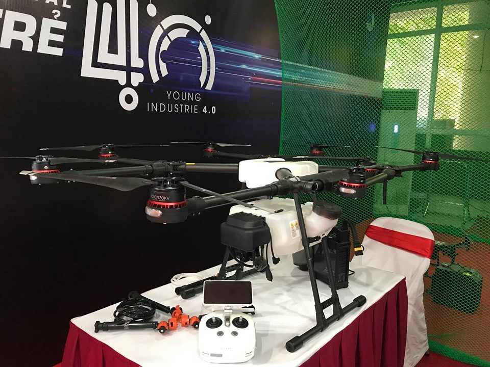 Độc đáo siêu xe F1 chạy bằng điện tại ĐH Hội LHTNT TP Hà Nội ảnh 4