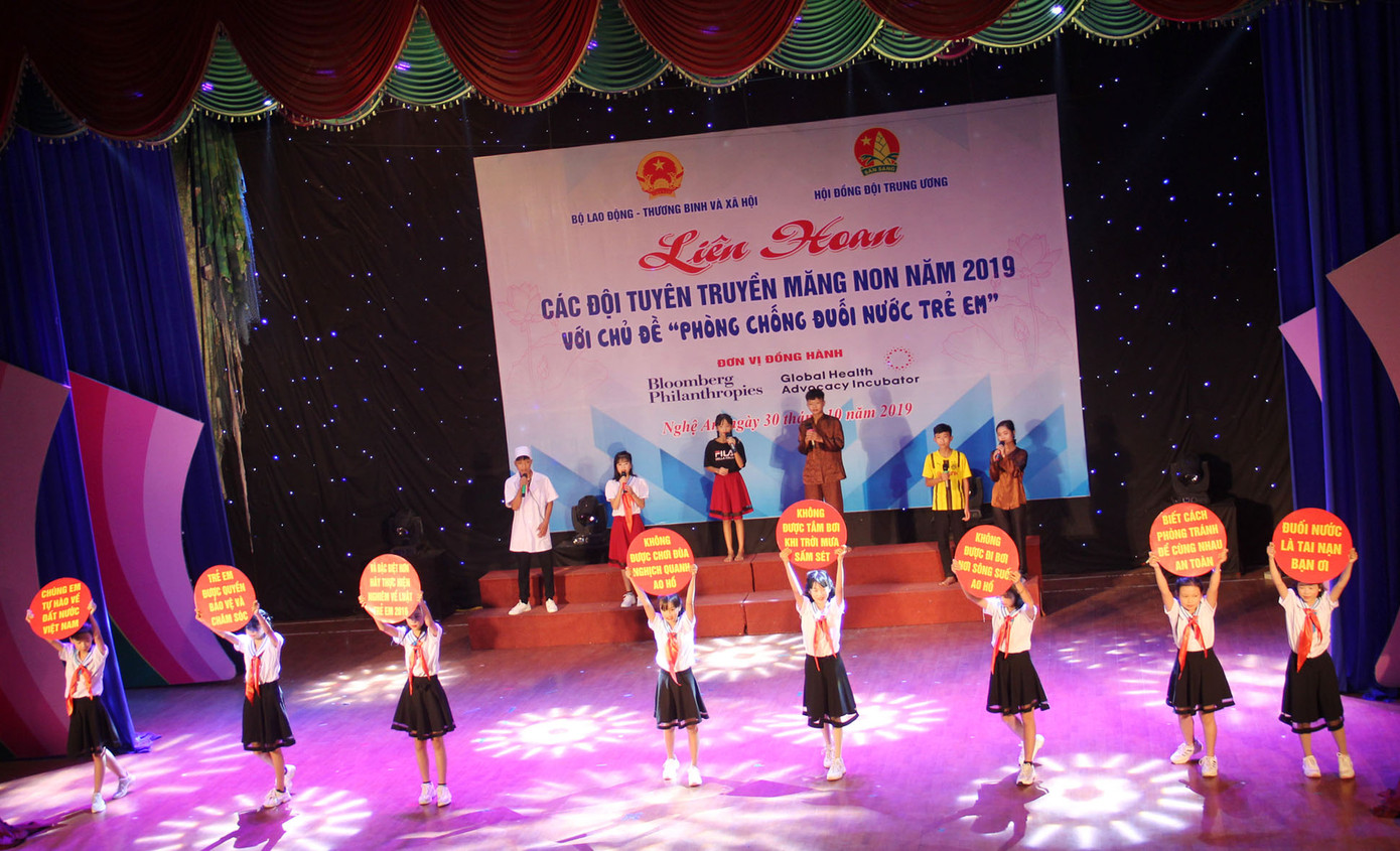 Thiếu nhi truyền thông điệp về phòng chống đuối nước ảnh 1