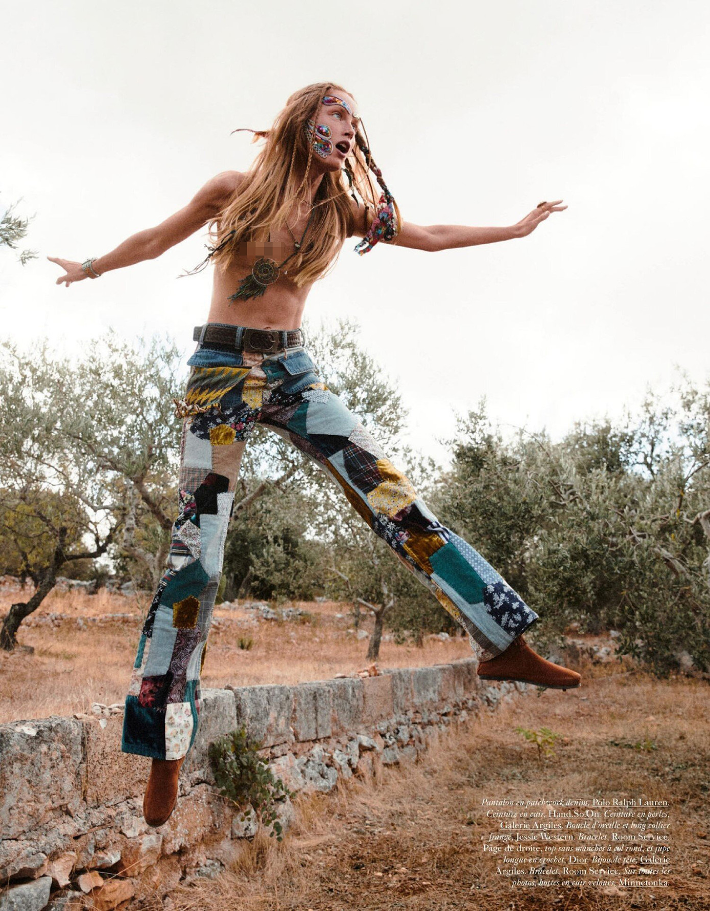 Mỹ nhân Hà Lan 'thả rông' táo bạo, hút ánh nhìn với phong cách hippie ảnh 11