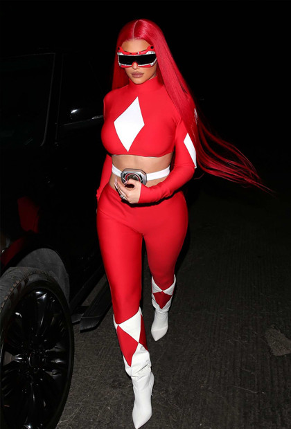 Dàn sao thế giới diện trang phục hở bạo đi chơi Halloween ảnh 12