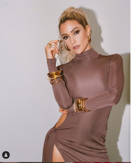 Kristin Cavallari mặc váy xẻ tà lộ vòng 3 phản cảm trên thảm đỏ ảnh 5