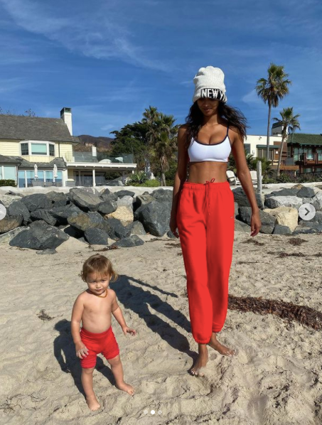 'Thiên thần' Lais Ribeiro khoe ngực đầy táo bạo tại giải Grammy Latin ảnh 10