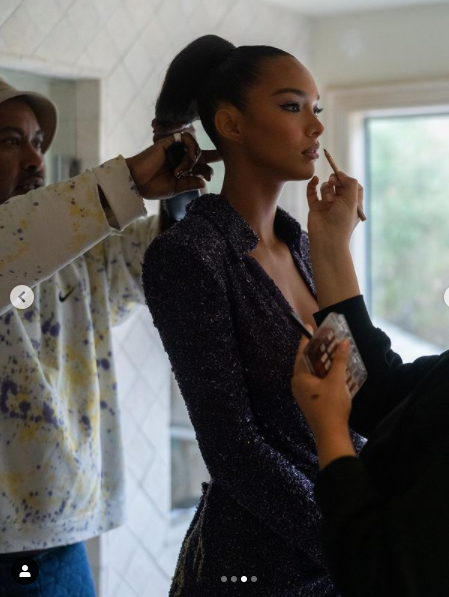 'Thiên thần' Lais Ribeiro khoe ngực đầy táo bạo tại giải Grammy Latin ảnh 7