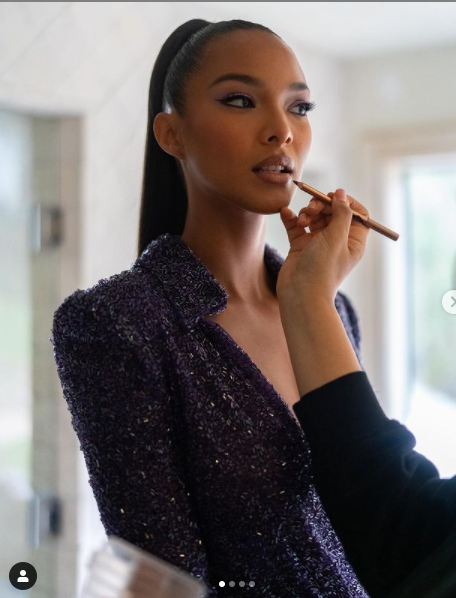 'Thiên thần' Lais Ribeiro khoe ngực đầy táo bạo tại giải Grammy Latin ảnh 5