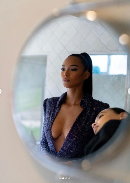 'Thiên thần' Lais Ribeiro khoe ngực đầy táo bạo tại giải Grammy Latin ảnh 6