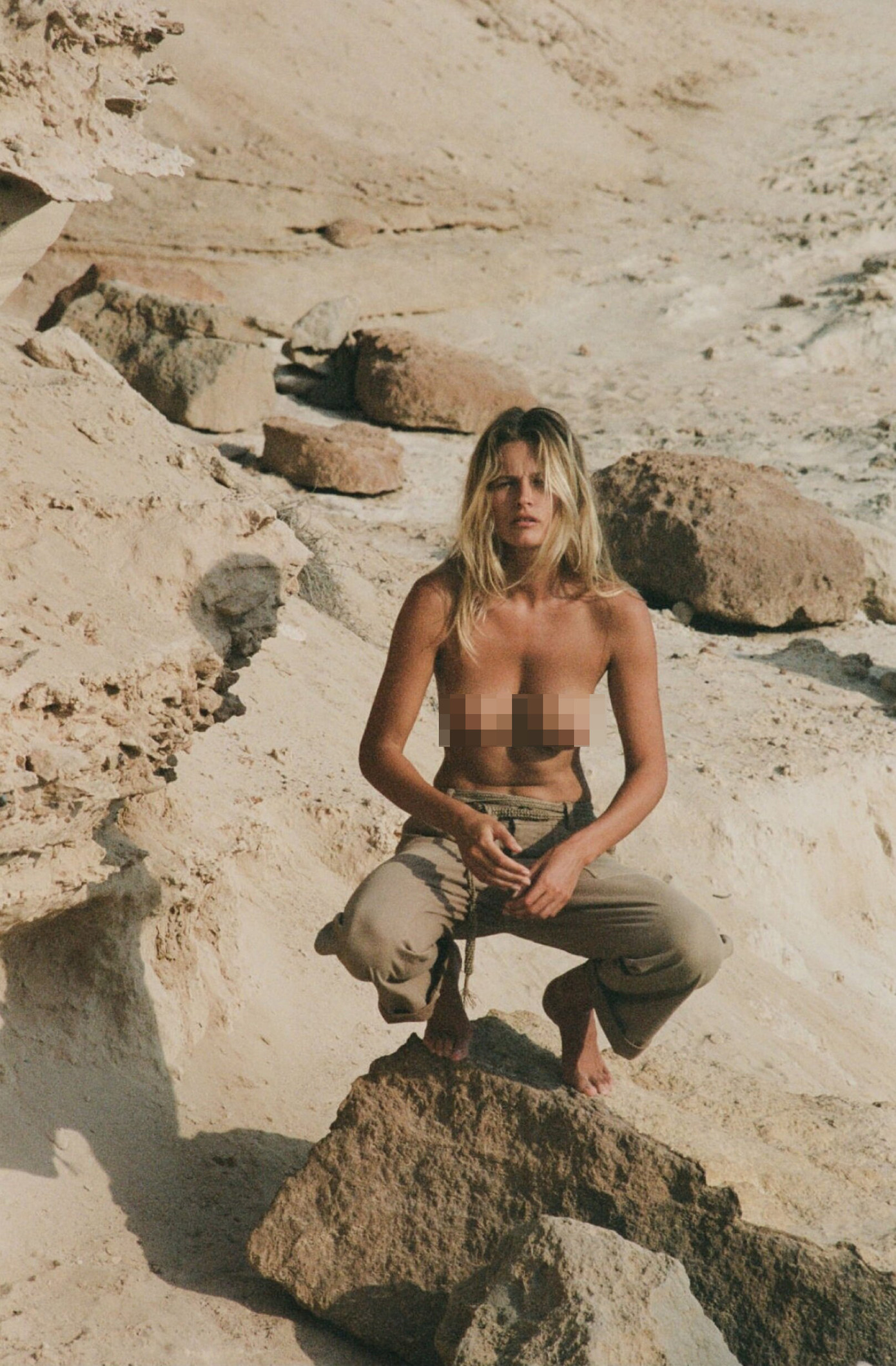 Edita Vilkeviciute chụp ngực trần nóng bỏng, đẹp như tạc tượng ảnh 5