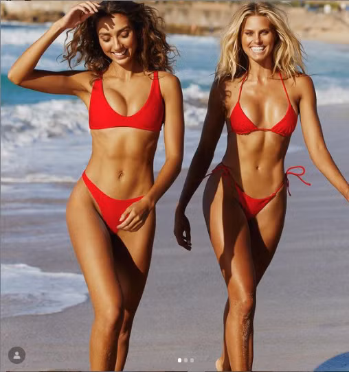 Hai chân dài 9x diện áo tắm nóng bỏng 'rực lửa' ảnh 2