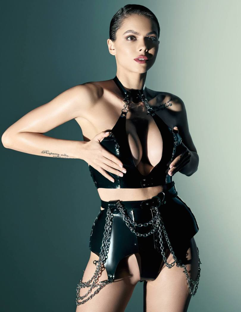 Mỹ nhân Nga Viktoria Odintcova khoe sắc vóc nóng bỏng 'rực lửa' ảnh 6