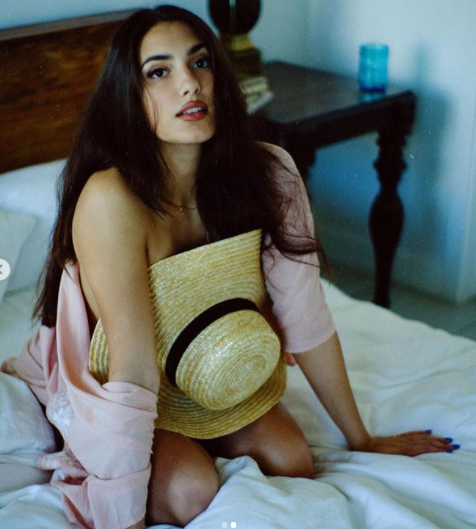 Vẻ đẹp đàn bà nóng bỏng gây mê của nàng mẫu Pháp ảnh 8