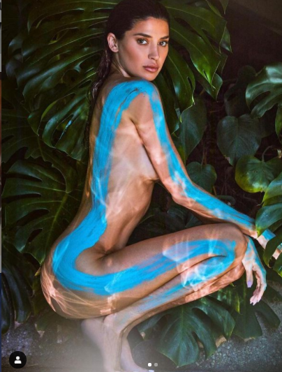 'Mỹ nhân nóng bỏng nhất Canada' khoe vóc dáng tuyệt mỹ với nội y ảnh 7