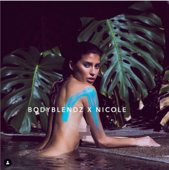 'Mỹ nhân nóng bỏng nhất Canada' khoe vóc dáng tuyệt mỹ với nội y ảnh 8