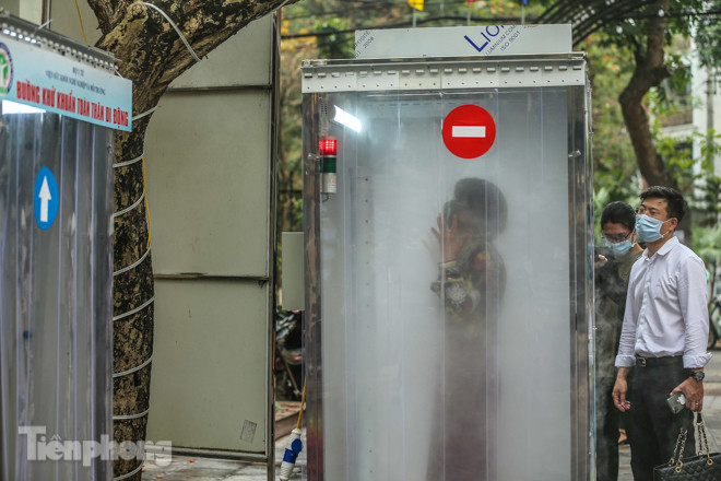Buồng khử khuẩn toàn thân di động xuất hiện tại Hà Nội ảnh 12