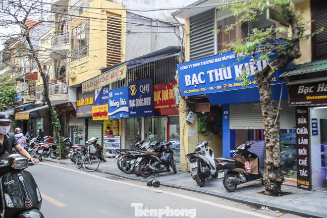 Sau cà phê, nhà hàng... phố nghề kim hoàn dọn quầy, đóng cửa tránh COVID-19 ảnh 1