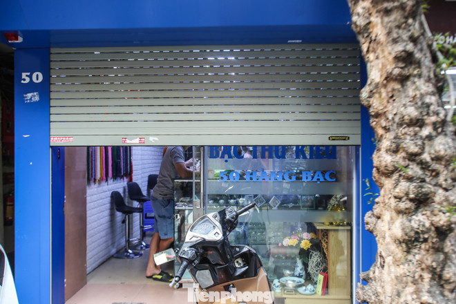 Sau cà phê, nhà hàng... phố nghề kim hoàn dọn quầy, đóng cửa tránh COVID-19 ảnh 12