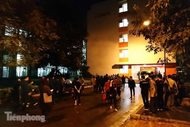 Sinh viên dùng xe bò chở đồ đạc 'nhường' ký túc xá làm khu cách ly ảnh 13