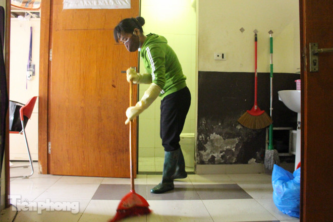 Sinh viên dùng xe bò chở đồ đạc 'nhường' ký túc xá làm khu cách ly ảnh 11