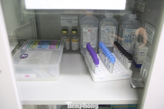 Bệnh viện 'biến' container thành khu khám, cách ly chống dịch Covid-19 ảnh 8