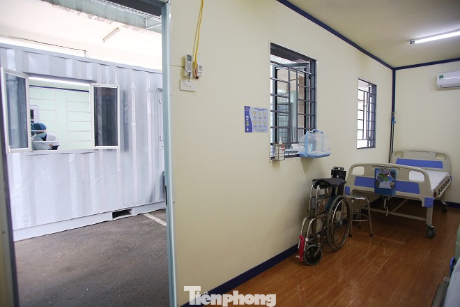 Bệnh viện 'biến' container thành khu khám, cách ly chống dịch Covid-19 ảnh 12