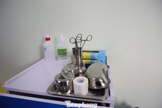 Bệnh viện 'biến' container thành khu khám, cách ly chống dịch Covid-19 ảnh 7