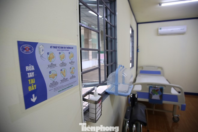 Bệnh viện 'biến' container thành khu khám, cách ly chống dịch Covid-19 ảnh 13