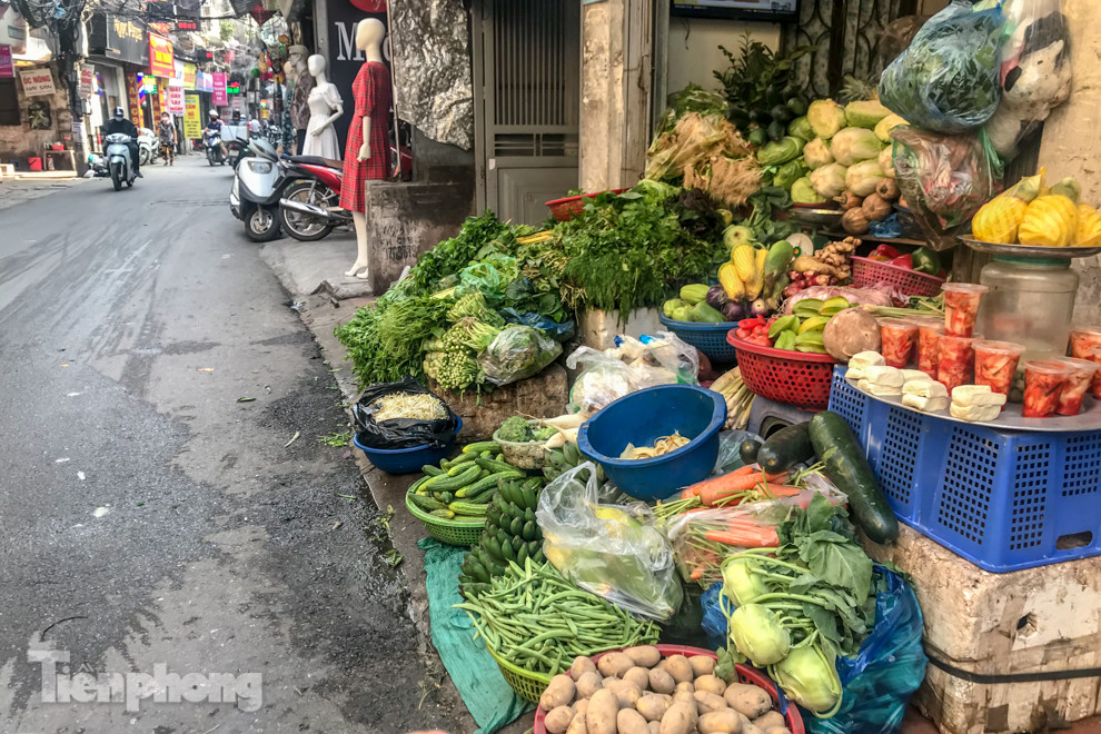 Hết cảnh chen lấn, người dân thoải mái mua đồ cho gia đình ảnh 7