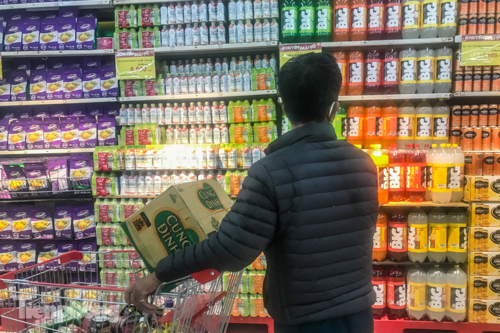 Hết cảnh chen lấn, người dân thoải mái mua đồ cho gia đình ảnh 2