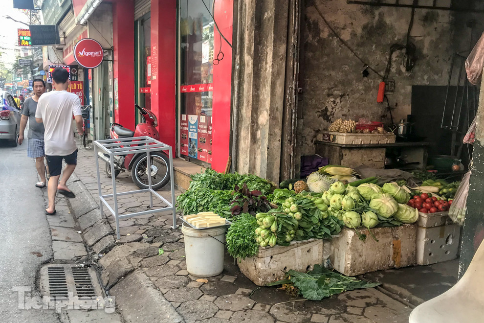 Hết cảnh chen lấn, người dân thoải mái mua đồ cho gia đình ảnh 10