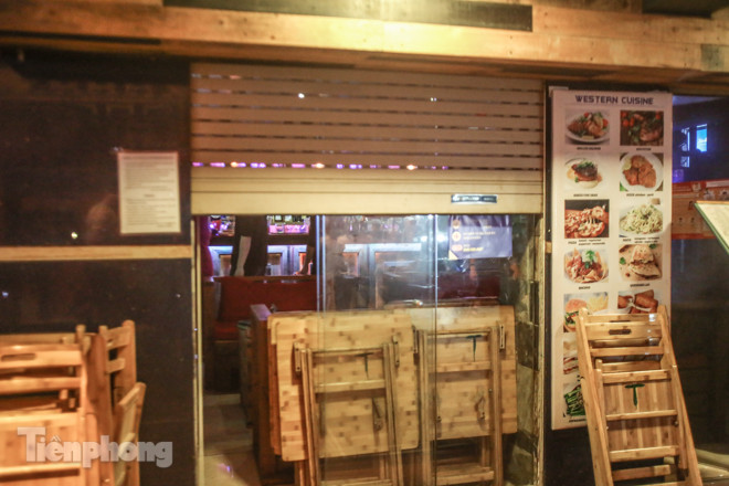 Quán bar, quán nhậu phố cổ đóng cửa, khách Tây ngẩn ngơ ảnh 16