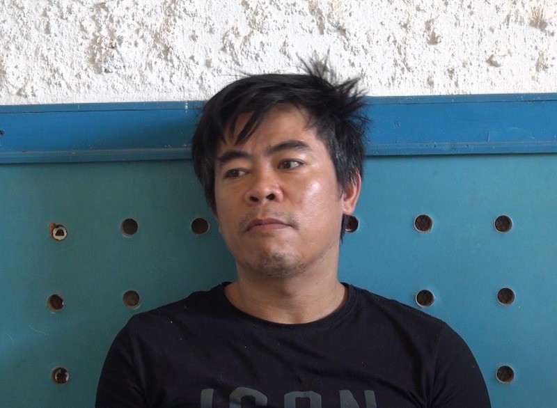 Giằng mã tấu không được liền lấy đao chém cán bộ công an ảnh 1