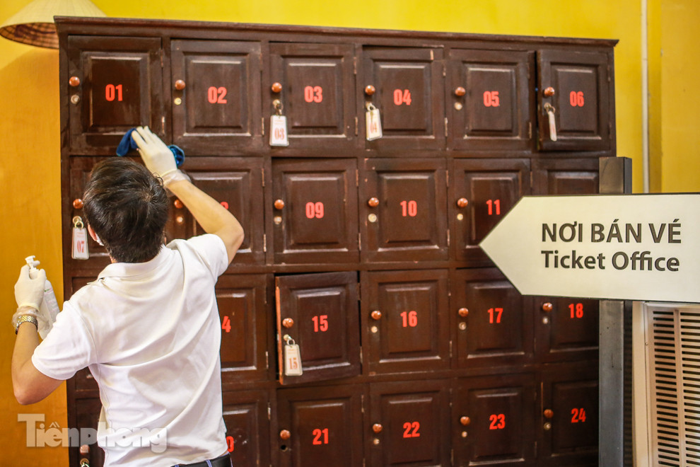 Hà Nội phun khử trùng hàng loạt di tích ảnh 4